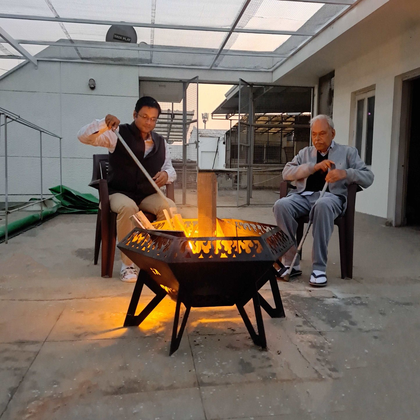 firepit/ fire pit for BBQ/ Bonfire/ Wood fire cooking. Luxury home decor, artisanal firepit, metalit