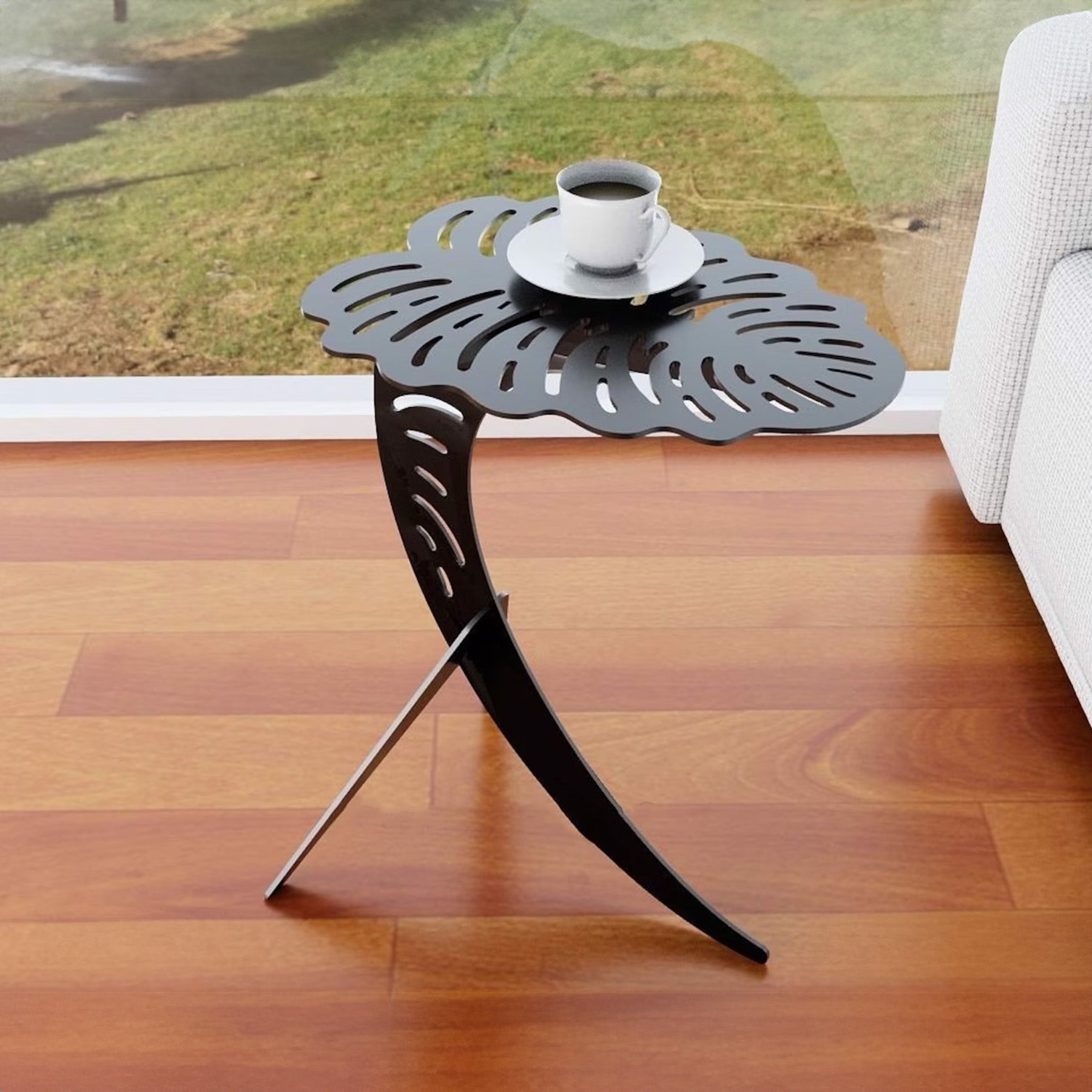 Tri Fauna side table