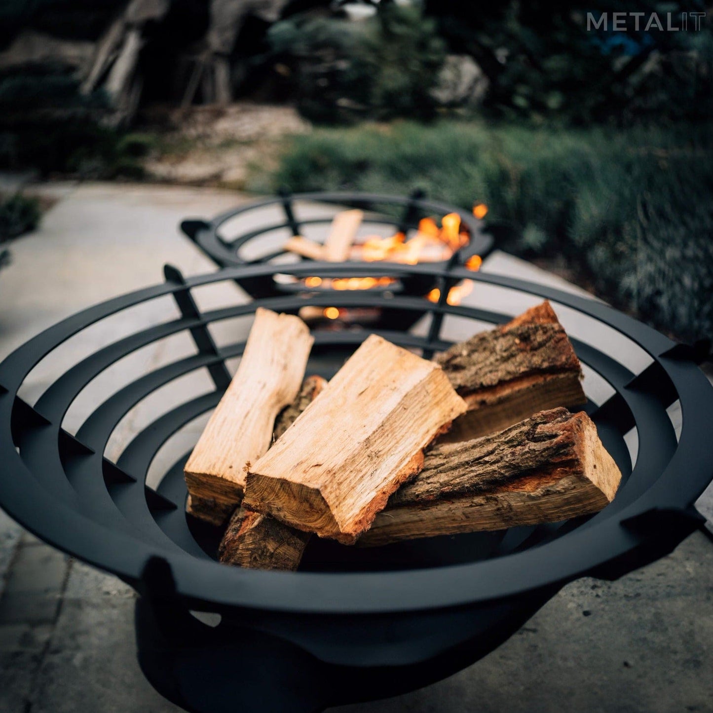 Open web fire pit